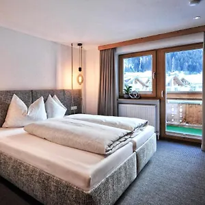 Mountain - Living By Salner Appartement